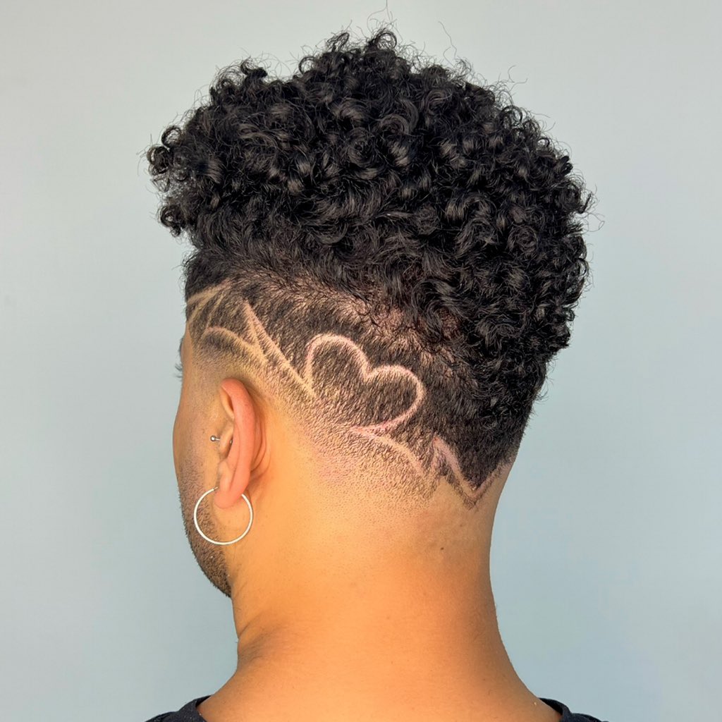 tchelo's tweet photo. Dei aquele tapa com o melhor, o @Samucarvalho0. Gostaram? 🥺✨ Ele está de casa nova!  ❤️💈✂️✨

📍 R. Ten. Avelar Píres de Azevedo, 317 - Centro, Osasco - SP, 06016-060 https://t.co/2JD1GSIIeE