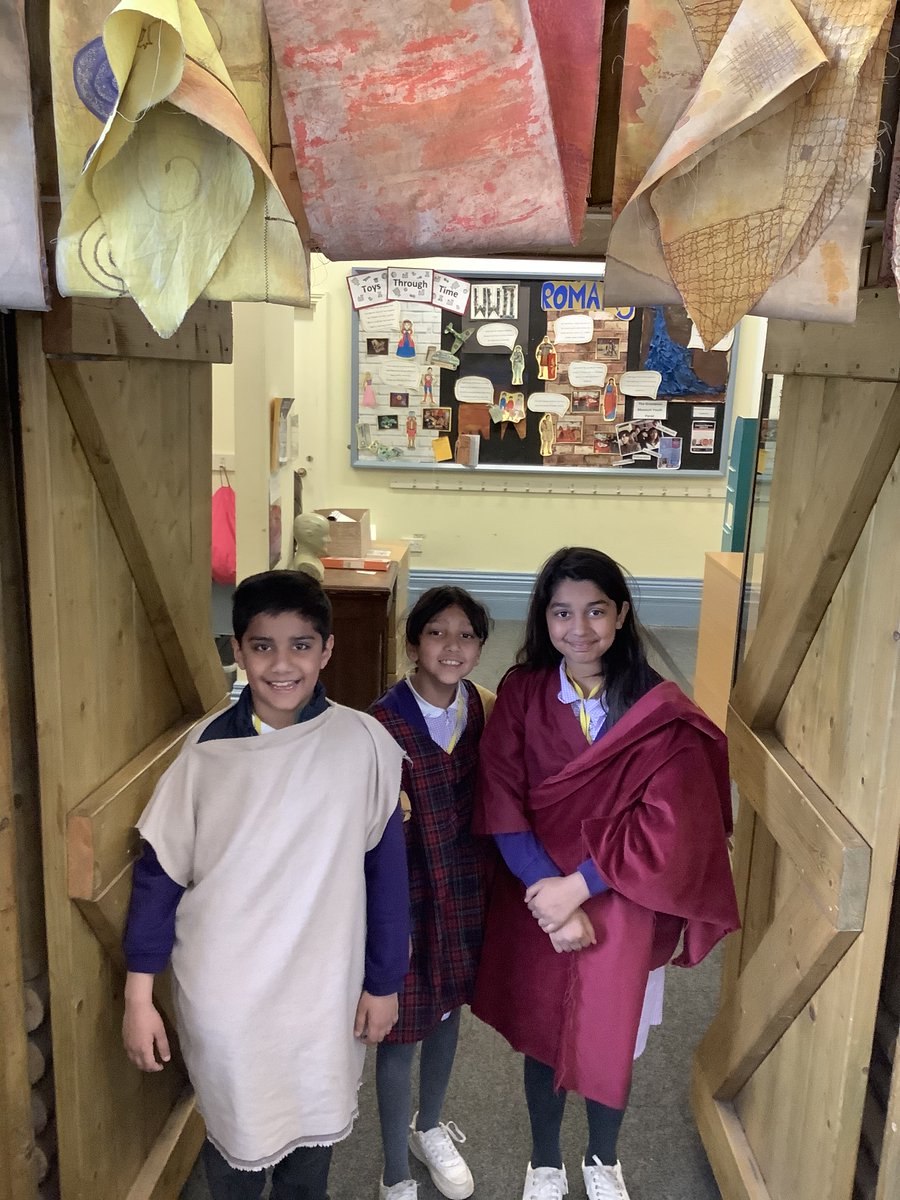 olive__preston's tweet photo. More scenes from the Year 5 trip to Grosvenor Museum. Dressed up as Roman soldiers and exploring ancient Roman grounds and artefacts. #Romans #History #StickyKnowledge #RememberMore #LearnMore #MakingLearningComeAlive #Ambition #WeAreSTAR https://t.co/JprU3oogCF