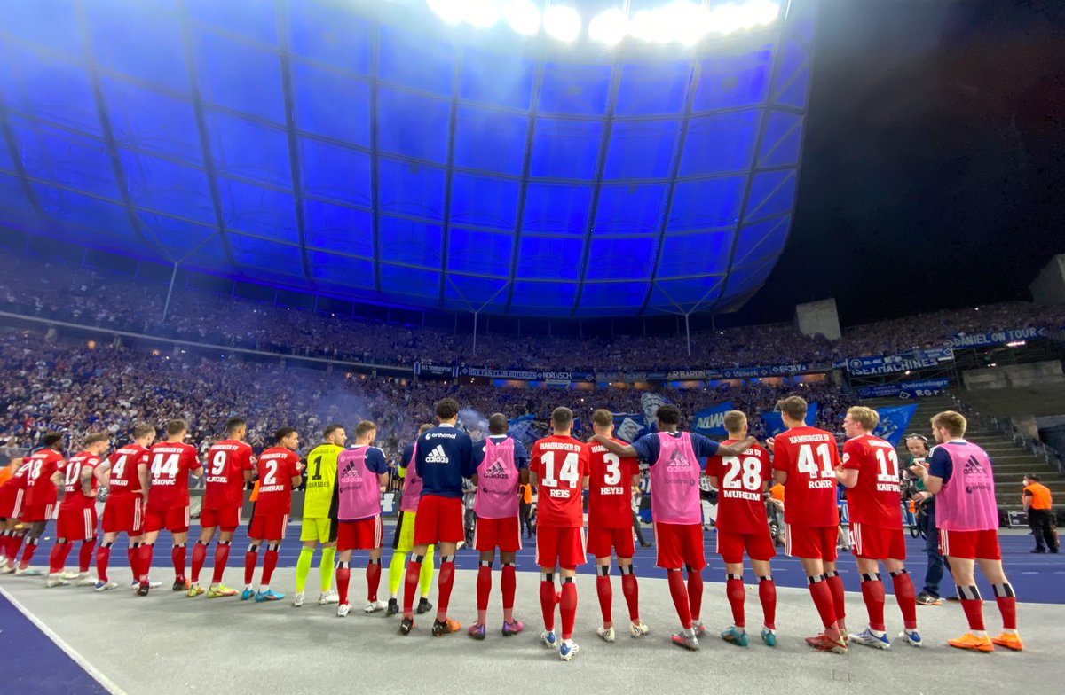 Alle Zusammen 💙🤍🖤

#nurderHSV #BSCHSV #Relegation2022