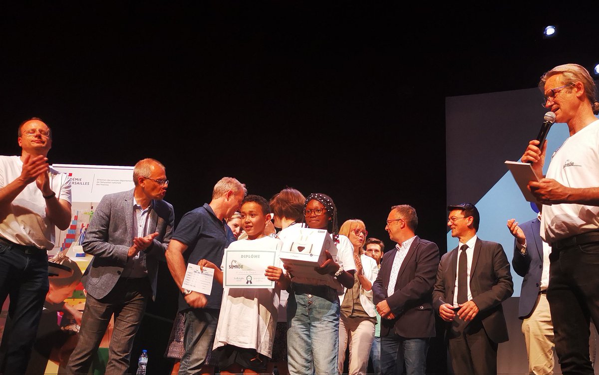 AbitbolMyriam's tweet photo. 📣J'y étais !!! Et les gagnants du jour sont tous les élèves qui ont préparé et vécu ce challenge robotique #SQYROB Merci à leurs enseignants à @EducaNumerique @LucPham6 et nos partenaires https://t.co/PHp6qIVLlb