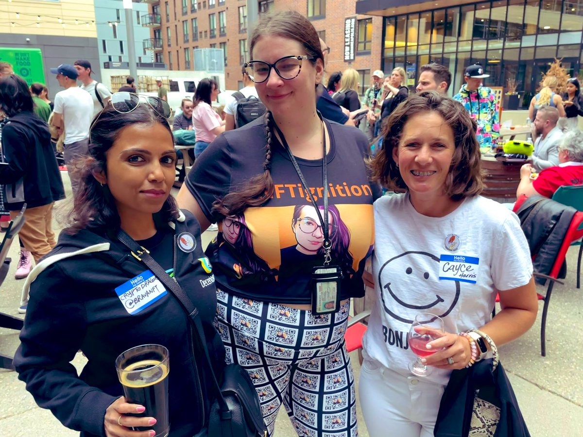 itsjustreva's tweet photo. What a kickass pre-@veecon event for wom3n. 

Lovely meeting @NFTignition @CayceCYH @tidus @JapaneseNFTgirl IRL! 

@fame_ladies @veecon #SeeYouAtVeeCon @veefriends #WomeninNFTs https://t.co/VGUFyQluVP
