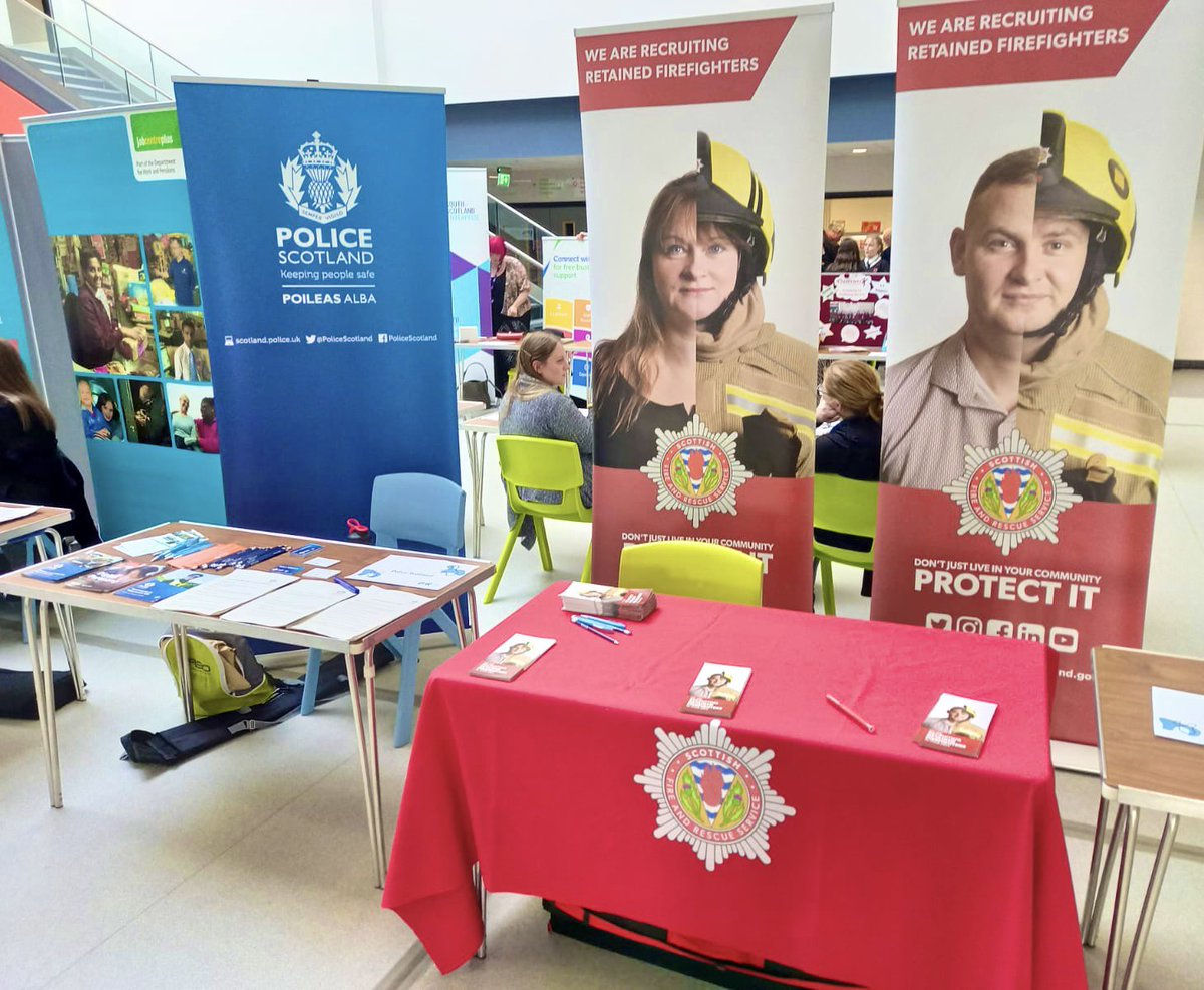 SfrsEast's tweet photo. It’s that time of year where we share the secrets of                                      the Best Job in the World with our future staff group     😉🔥🚒.    Duns, Kelso and Eyemouth                 High Scool Career Evenings https://t.co/XKrYjObSXO
