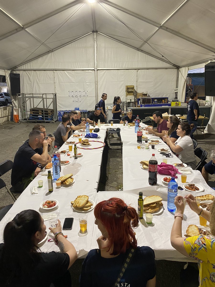 jldgp's tweet photo. Primer sopar a @AplecCaragol de la @TentaCuls  salut!! #apleccaragol2022 https://t.co/CJTF9DcEsR