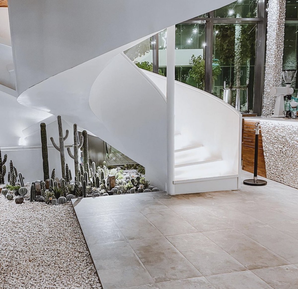 القهوة هي المر الوحيد الذي نشربه بمزاجنا .