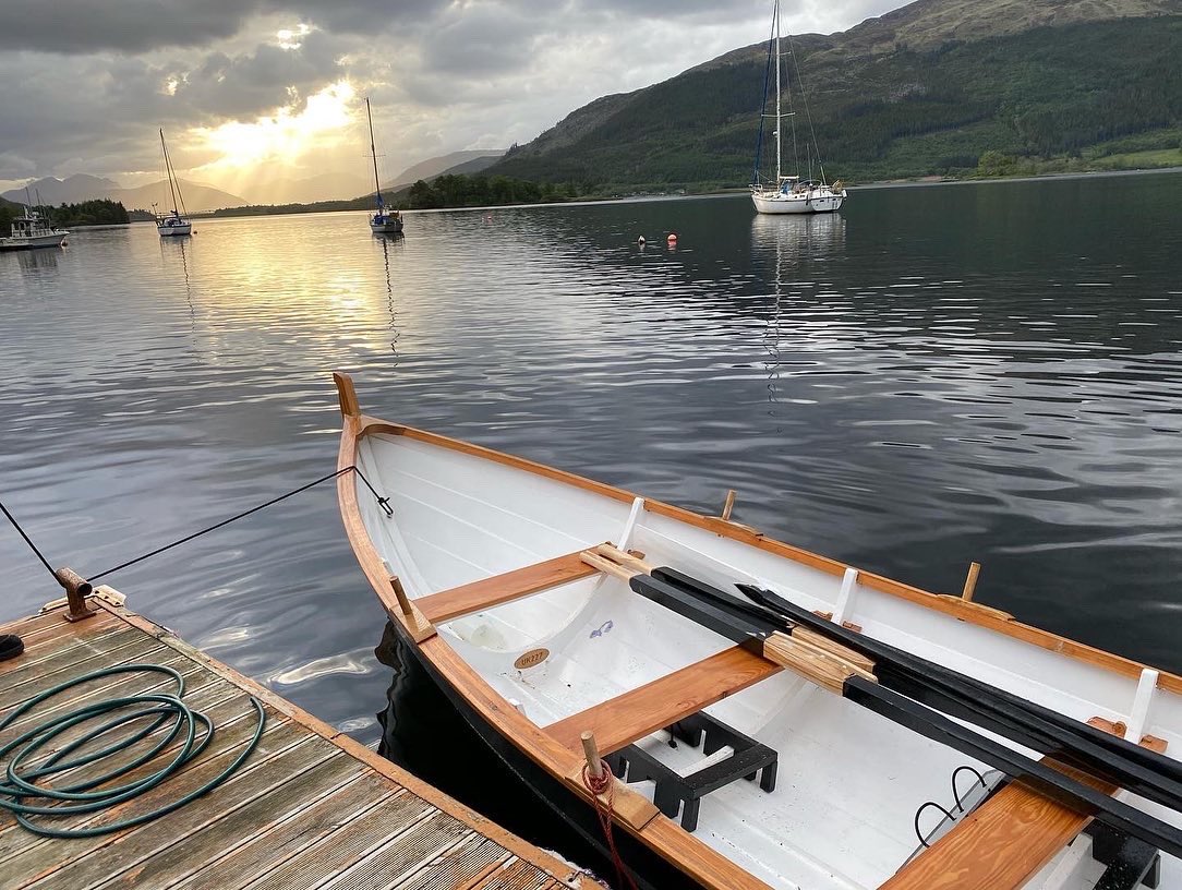fizzikayaker's tweet photo. Beautiful evening to be rowing the Glencoe skiff on Loch Leven 😃👍🏻 https://t.co/ma2LxBuX6N