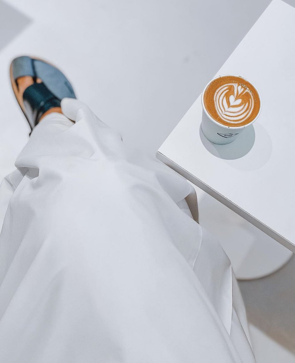 وما القهوة إلا مساء الخير بلغةٍ أنيقة .