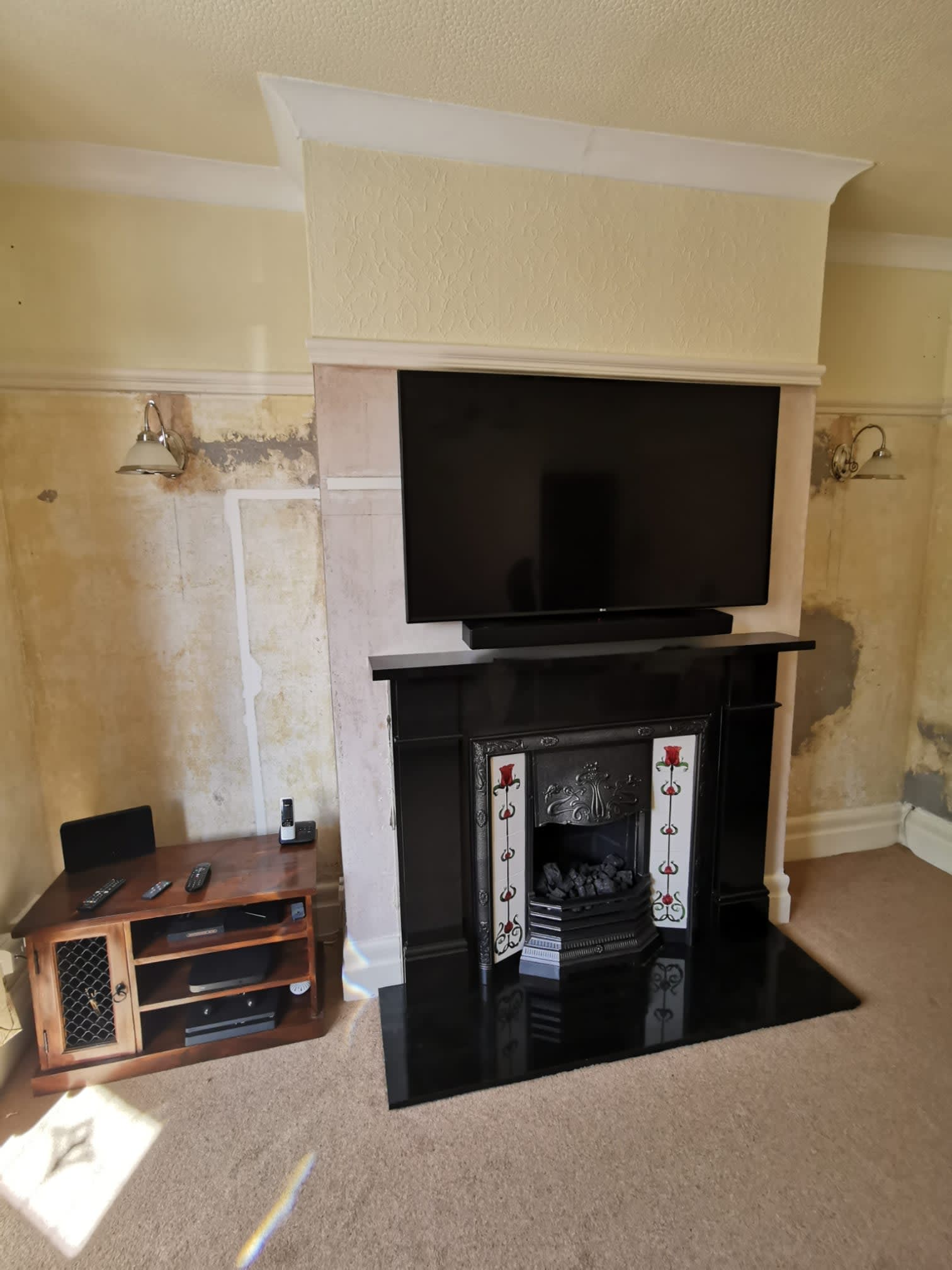 North East TV and Wall Mount on X: Some of today's jobs in Herrington,  this is a solid chimney breast installation where you can just about see  the repaired chase of cables