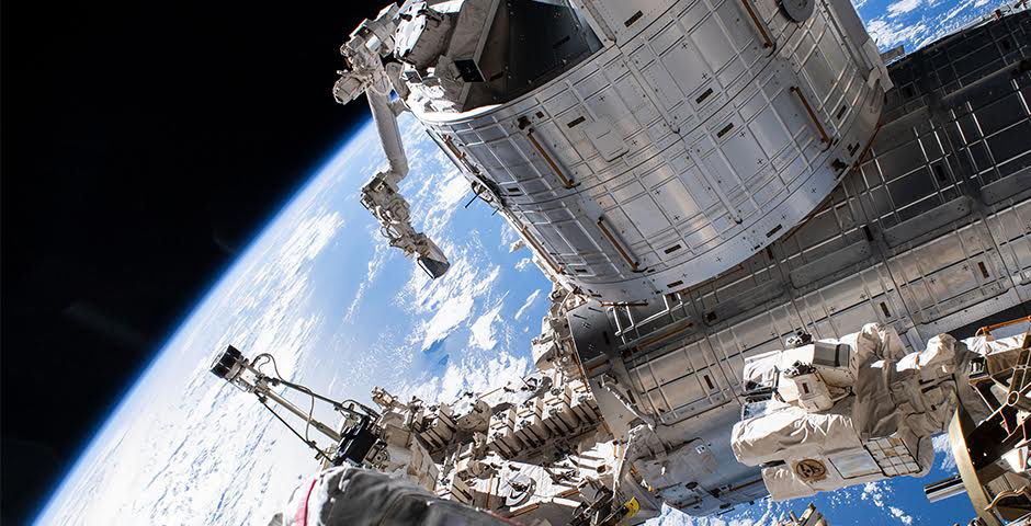 So proud to be a part of "Spacewalk from the ISS" the 2022 Webby People’s Voice Award winner for Best Technology &amp; Best 360-Video &amp; the closing show of Facebook Connect 2021! Congrats to the teams at <a href="/Meta/">Meta</a>, <a href="/felixandpaul/">Felix & Paul Studios</a>, @Time, <a href="/FoSTorg/">FutureOfStoryTelling</a> &amp; <a href="/SFG_Productions/">SFG Productions</a>
winners.webbyawards.com/2022/virtual-r…
