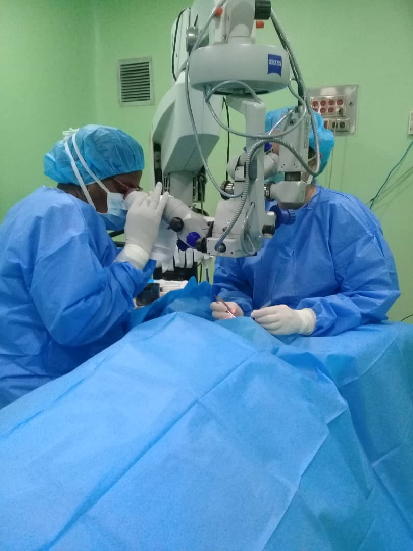 Cuba salva vida en Venezuela, los colaboradores llevando amor y solidaridad hasta los sitios más recónditos. #MartiPorSiempre #CubaViveEnSuHistoria #HéroesDeLaSalud <a href="/cubacooperaven/">Brigada Médica Cubana en Venezuela</a> <a href="/MINSAPCuba/">Ministerio de Salud Pública de Cuba</a> <a href="/japortalmiranda/">José Angel Portal Miranda</a> <a href="/PardoRegla/">Regla Angulo Pardo</a>