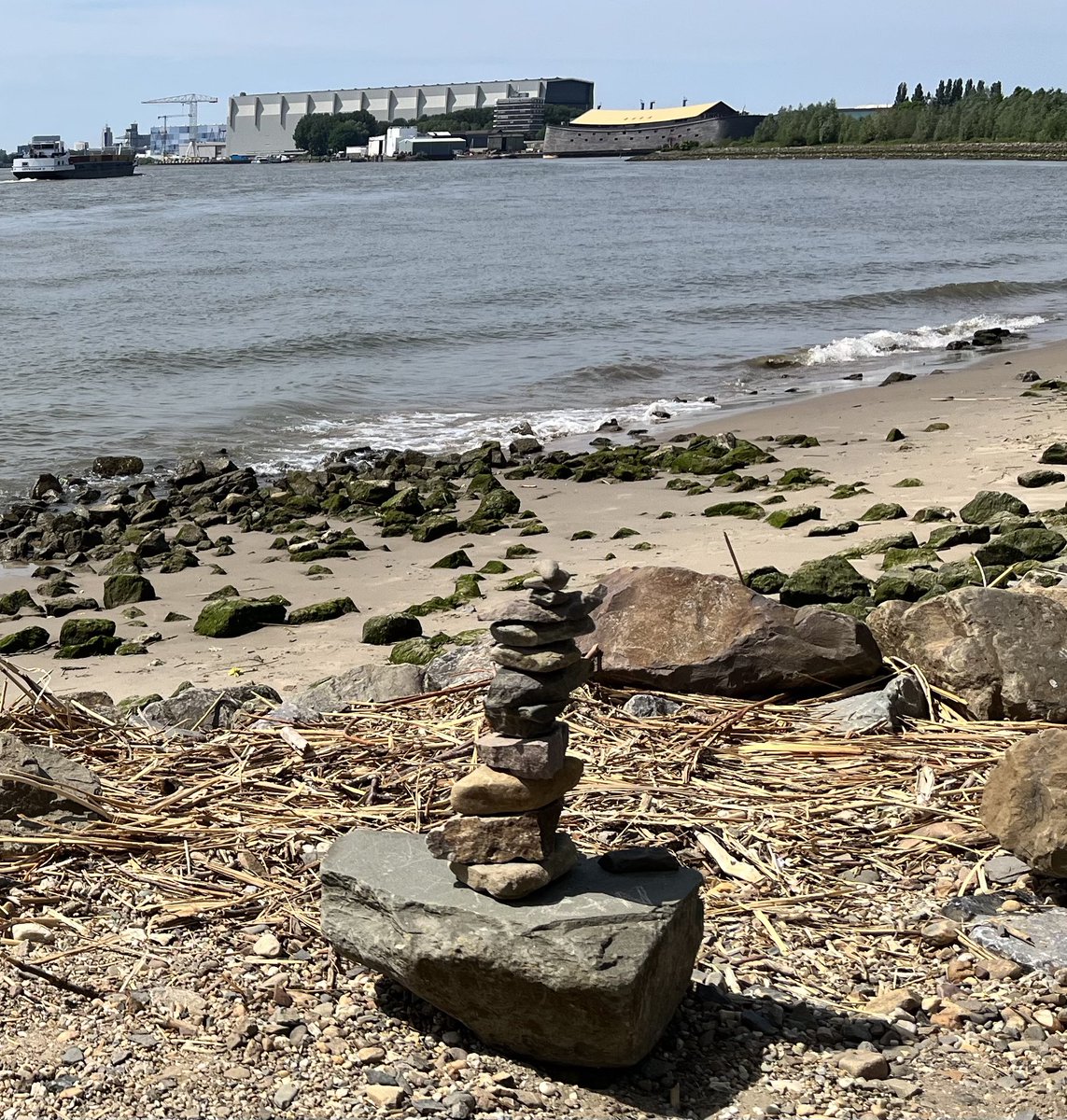 Strandje in natuurgebied de Zaag in Krimpen aan de IJssel met uitzicht op de ark van Noach #strand #krimpen #Rotterdam #010byday