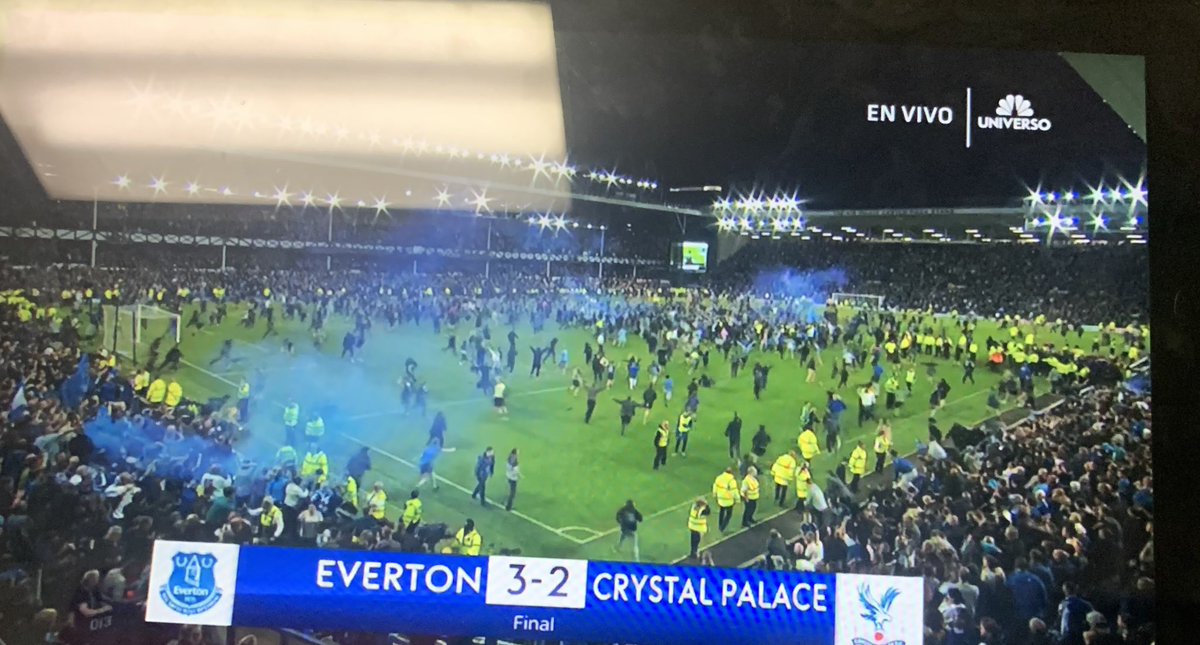 CFC__Alex's tweet photo. CHAMPIONS OF THE PREMIER LEAGUE 🏆🏆 https://t.co/sAD7An9o9f
