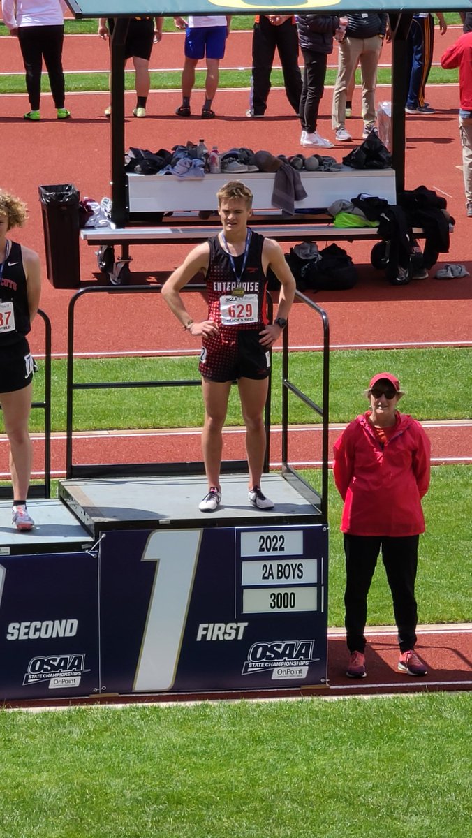 JoshHarman20's tweet photo. Congratulations @ZacKnapp. Back-to-back Oregon 2A State Champion in the 3000 and a new 2A state record at 8:40. Now go get that 1500 tomorrow! https://t.co/Ww73gHEGlp