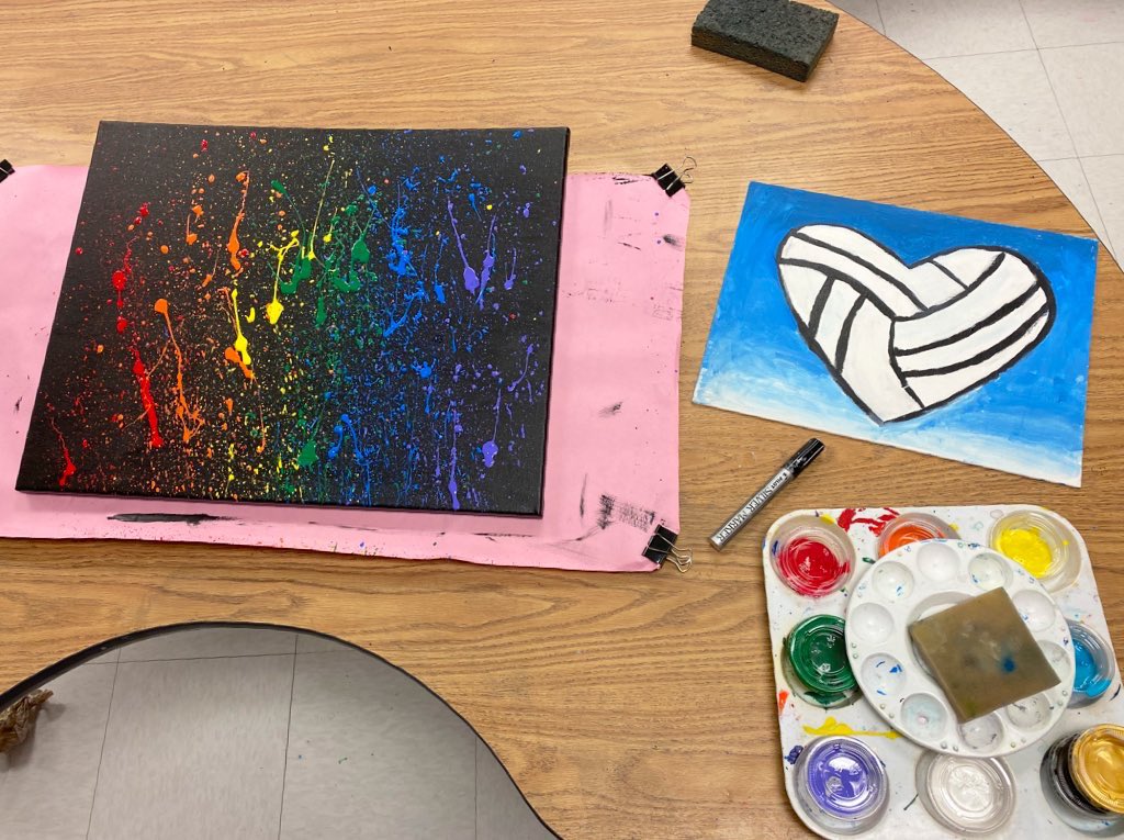 What a treat it's been to have Claire as Pond's Art Teacher for the Day. She's a natural! @PondElem @PondElemAP