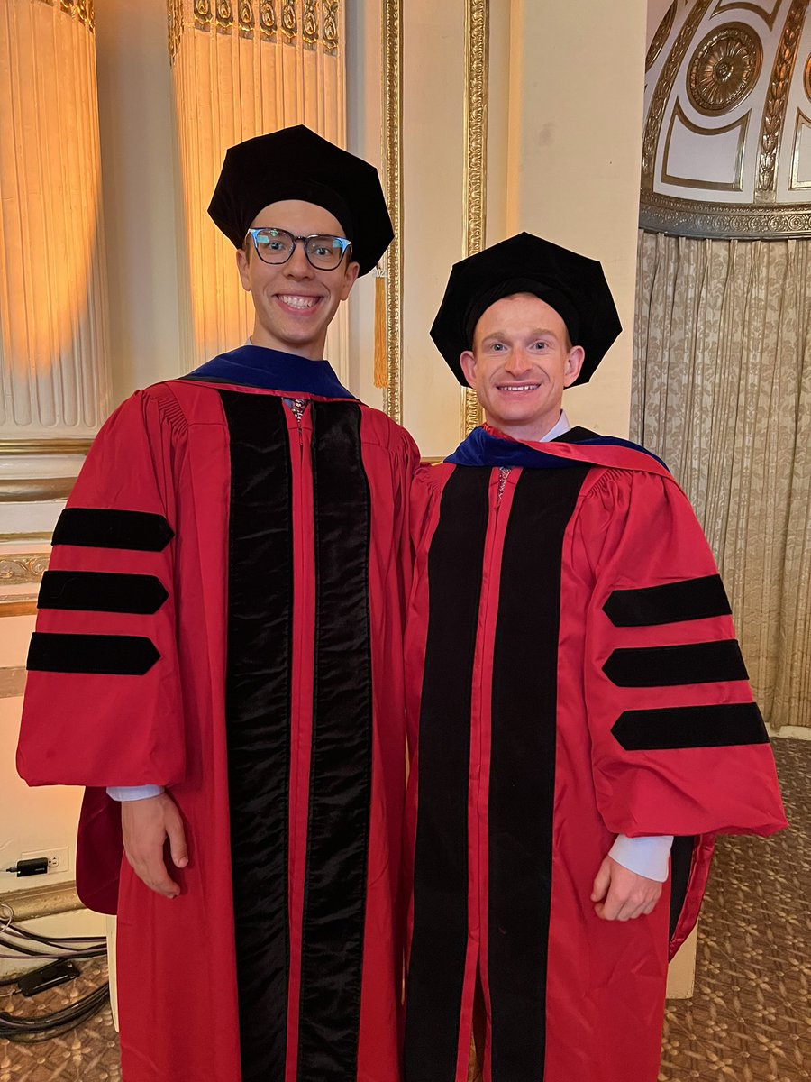 amarderstein's tweet photo. Graduation, 11 months after graduation. 👨‍🎓 👨‍🎓 @KulmScott @WeillCornell https://t.co/SOrdbrtYFV
