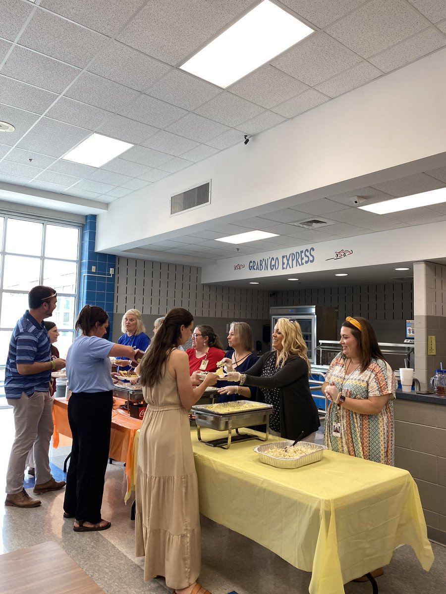 Robinson Middle tweet media