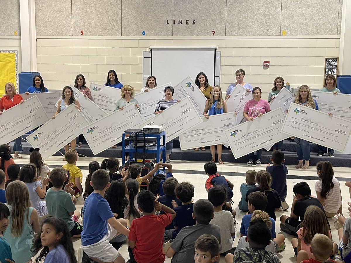 EctorCountyISD's tweet photo. Teacher Incentive Allotments for @ReaganMagnet? Yes, please. And use the wide angle lens to get everyone in the shot! #ECISDproud https://t.co/0troO728DR