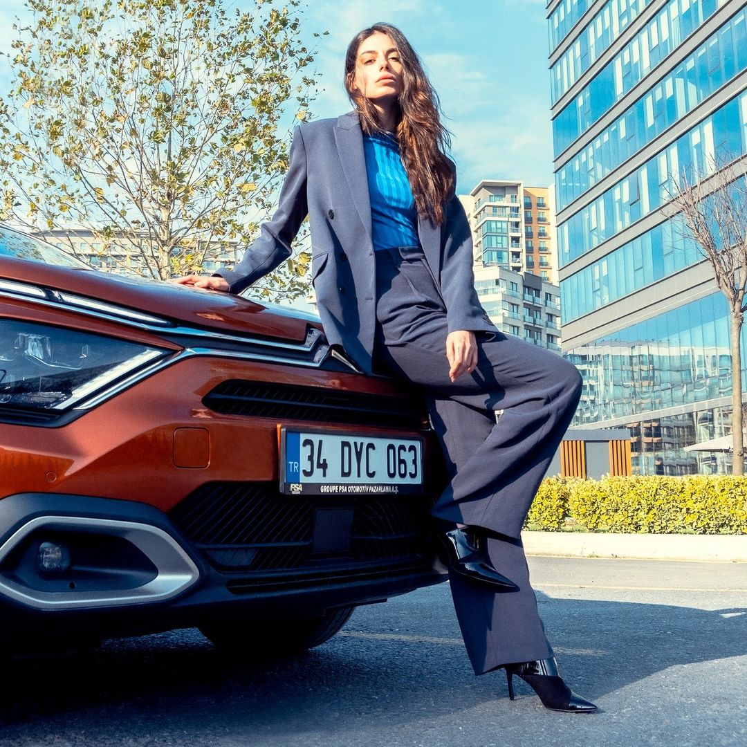 CitroenChile's tweet photo. Ir a la oficina nunca había tenido tanto estilo 😎
Potencia tu actitud con tu New Citroën C4, resérvalo en: https://t.co/aqmtwnfpL9
#CitroënC4 #OpenTheWay #AdvancedComfort #CitroënChile https://t.co/agAuo3aVC8