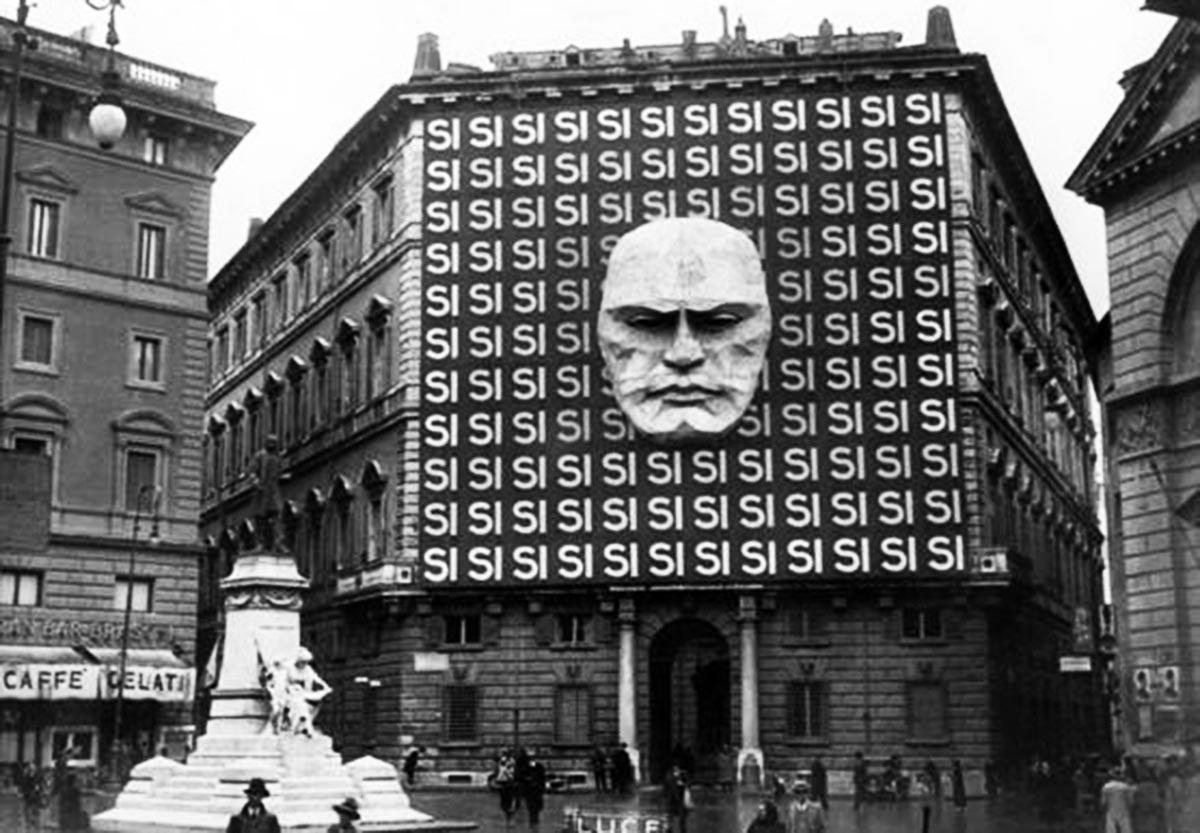historydefined's tweet photo. Mussolini's Italian Fascist Party headquarters, 1934 https://t.co/hmxlgr8R6c