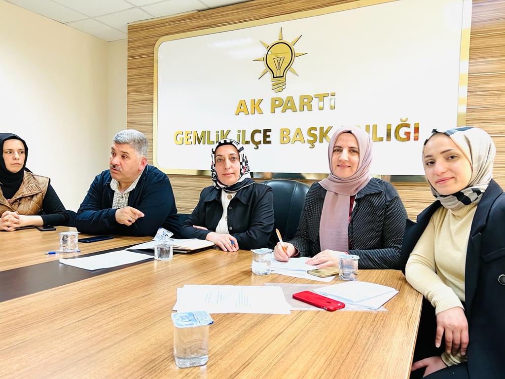 akkadingemlik's tweet photo. Başkanımız Sn.Aynur Beki Başkanlığında ve Bursa Büyükşehir Belediyesi Meclis Üyemiz Sn.Ercan Barutçuoğlu'nun katılımlarıyla Haftalık Yönetim Kurulu Toplantımızı Gerçekleştirdik.
#AkKadınBursa
#AkKadınGemlik https://t.co/04kSgr2Ykq