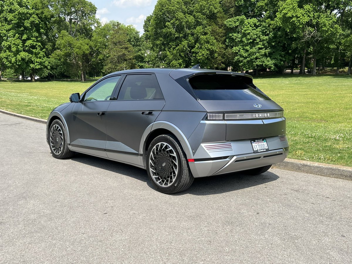 jbeltzsnyder's tweet image. Last — but certainly not least — for today’s Hyundai electrified vehicle drive, one of the best cars I’ve driven recently, the #Ionic5.