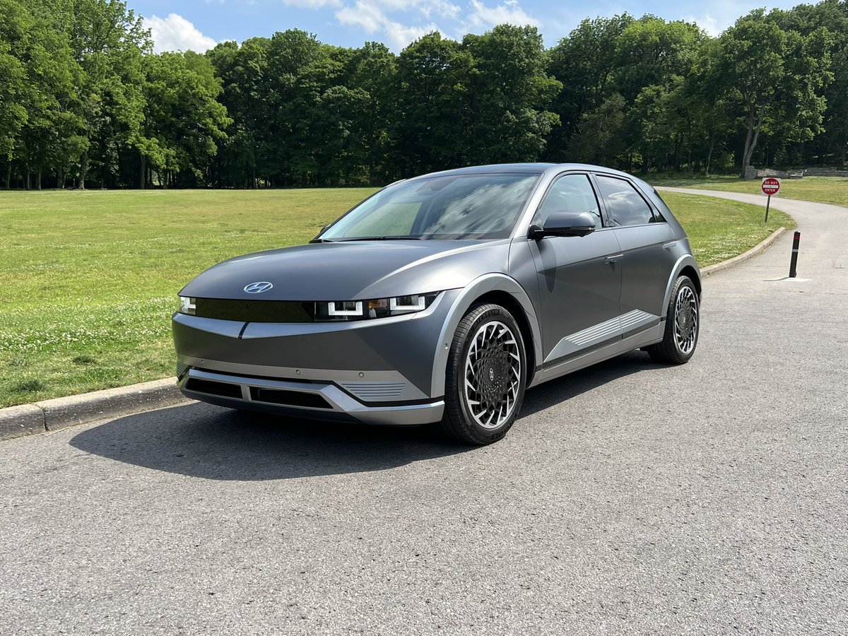 jbeltzsnyder's tweet image. Last — but certainly not least — for today’s Hyundai electrified vehicle drive, one of the best cars I’ve driven recently, the #Ionic5.