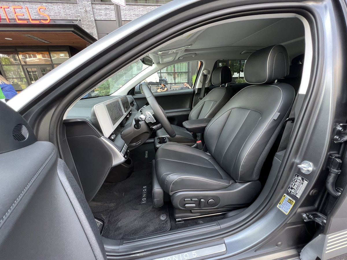 jbeltzsnyder's tweet image. Last — but certainly not least — for today’s Hyundai electrified vehicle drive, one of the best cars I’ve driven recently, the #Ionic5.