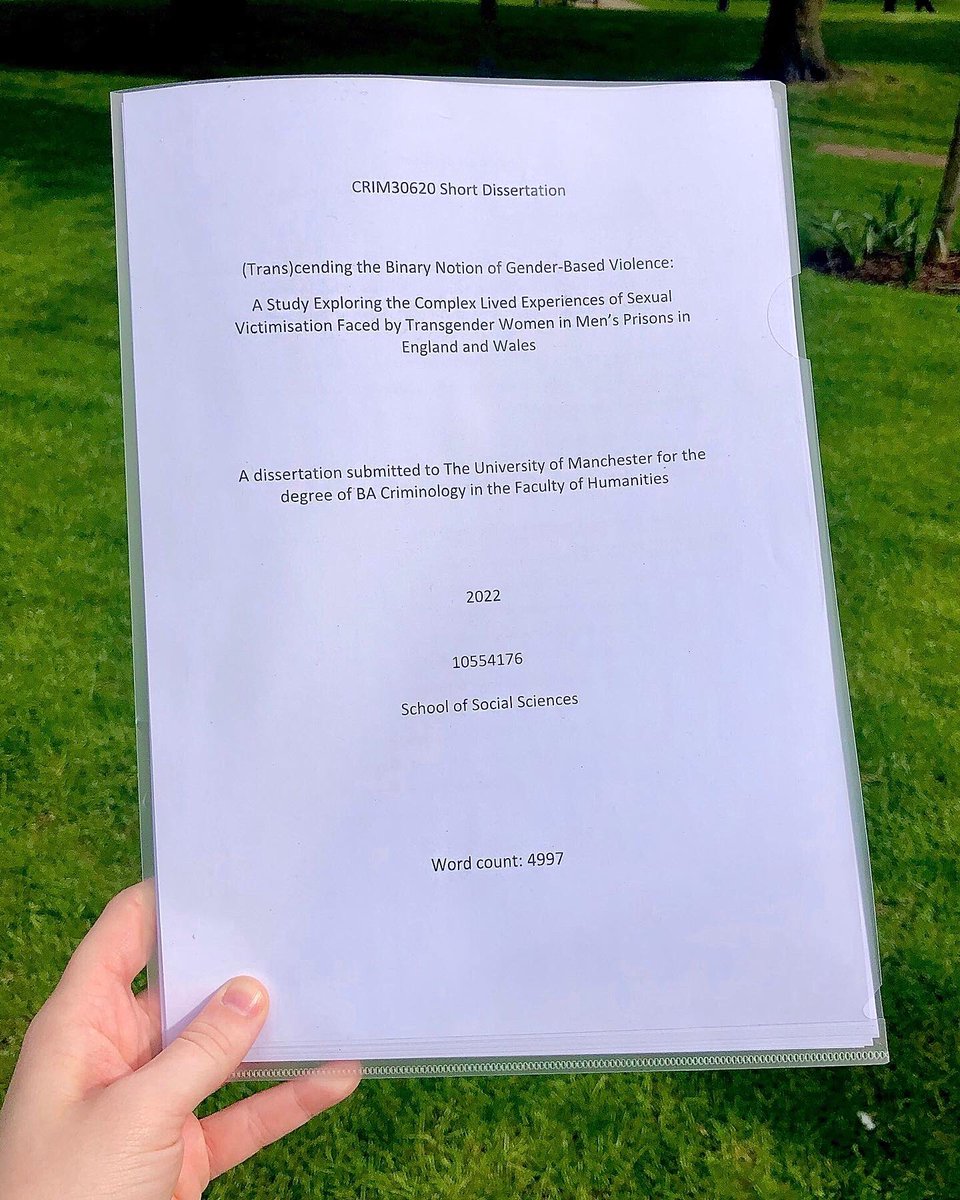 heaartbreak's tweet image. i finished uni! proud of myself (especially for my diss) 🐌🦋