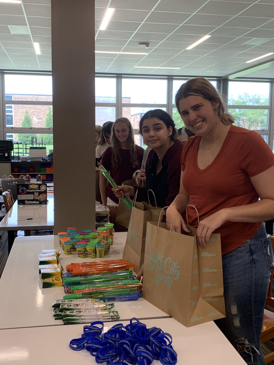 Anderson High School (@andersonraptors) on Twitter photo AHS Key Club making summer packs for Riverview East 1st graders with Adopt-A-Class! #AHSisFAMILY <a href="/CherylLKemper/">Cheryl Kemper</a> AHS Key Club making summer packs for Riverview East 1st graders with Adopt-A-Class! #AHSisFAMILY <a href="/CherylLKemper/">Cheryl Kemper</a>