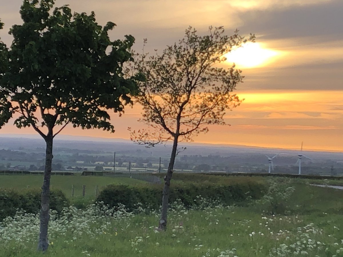 Sublime views over the <a href="/Yorkshire_Wolds/">Yorkshire Wolds</a> this evening.  #Yorkshire