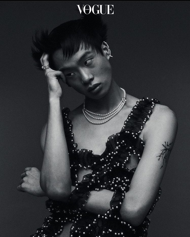 GUNSH0KU's tweet image. VOGUE KOREA MAY 2022 ISSUE