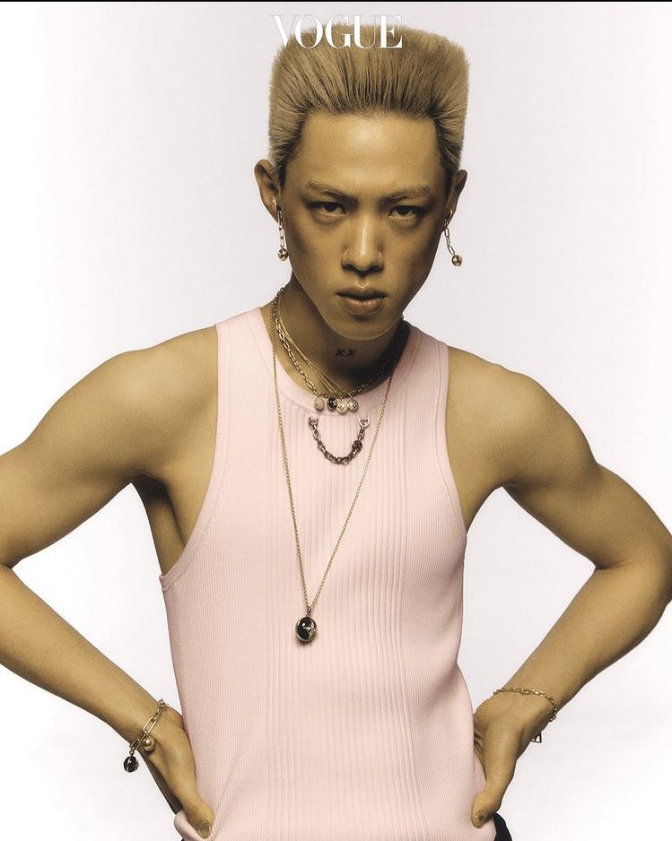 GUNSH0KU's tweet image. VOGUE KOREA MAY 2022 ISSUE