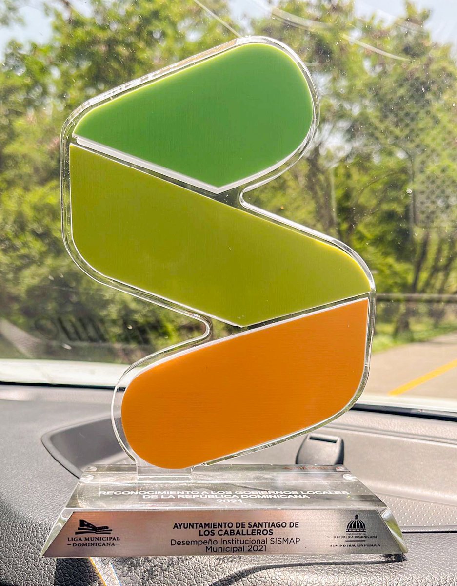 AbelMartinezD's tweet photo. ¡Seguimos!

6 años ininterrumpidos en los primeros lugares del #SismapMunicipal; que demuestra nuestro buen desempeño en el desarrollo de la gestión municipal en: eficiencia, calidad y transparencia, en consonancia con los marcos legales y normativos del país.

#AlcaldiaDeStgo https://t.co/a1tKaTK0Kf