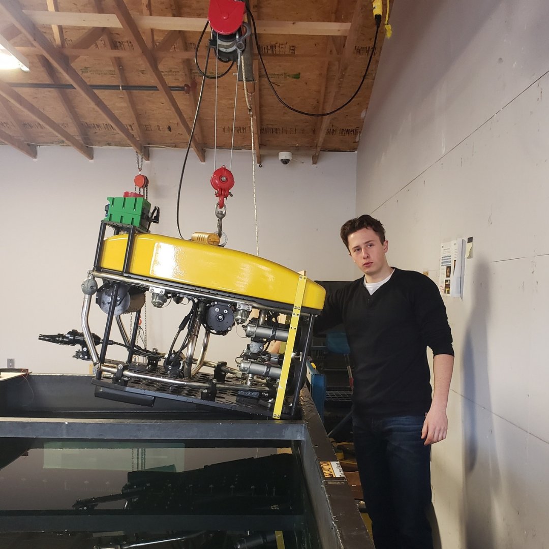 Coop student Zach got to get out from behind the computer to do some hands-on work, tank testing. 

#ROV #remotelyoperatedvehicles #coopstudent  #nanaimobusiness #bcbusiness