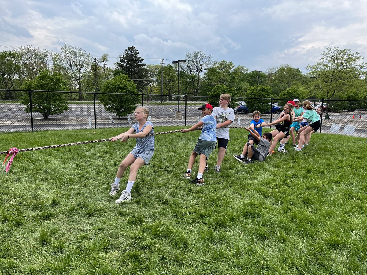 Field day was a huge success! Thanks <a href="/KildeerPE96/">Allison Groessl Sesterhenn</a> for helping this fun tradition come back 🎉🥹 #luckyprincipal #inspire96