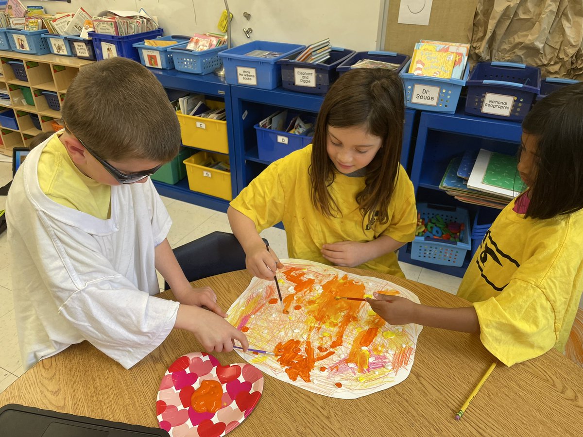 ECalamito's tweet photo. Painting our solar system 🪐 🌎 🌙 @WPSSicomac @wyckoffschools https://t.co/HglERxyorM