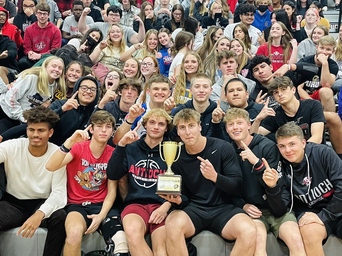 SequoitSenate's tweet photo. After a year long of grade vs grade challenges and competitions the class of 2023 became the first official winners of the Sequoit Cup!! 🏆#SequoitPride 🏹🏹🏹 Final score: Frosh-3 Soph-1 Juniors-7 Seniors-4 https://t.co/GaN1v5irXJ