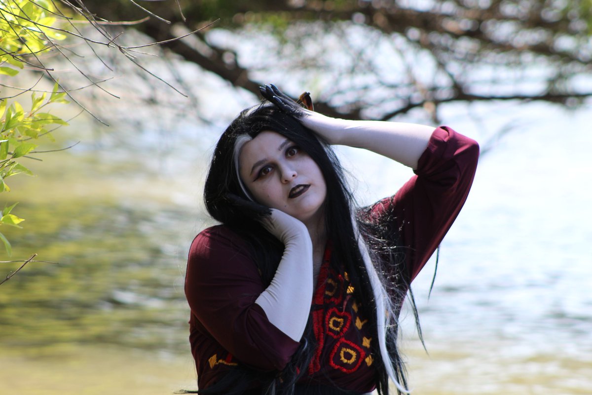 auxcosplays's tweet photo. Laudna 🖤💀

Special shoutout to @iichigo_kyandi for not immediately questioning my sanity when I asked if they'd be down to take photos of me getting in the river in full cosplay

📸: @iichigo_kyandi https://t.co/TZnjy4P3yt