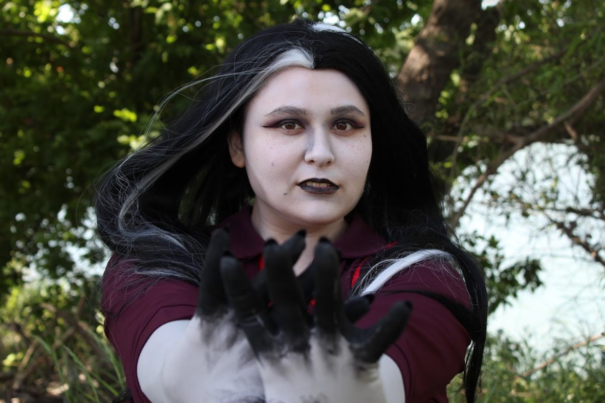 auxcosplays's tweet photo. Laudna 🖤💀

Special shoutout to @iichigo_kyandi for not immediately questioning my sanity when I asked if they'd be down to take photos of me getting in the river in full cosplay

📸: @iichigo_kyandi https://t.co/TZnjy4P3yt