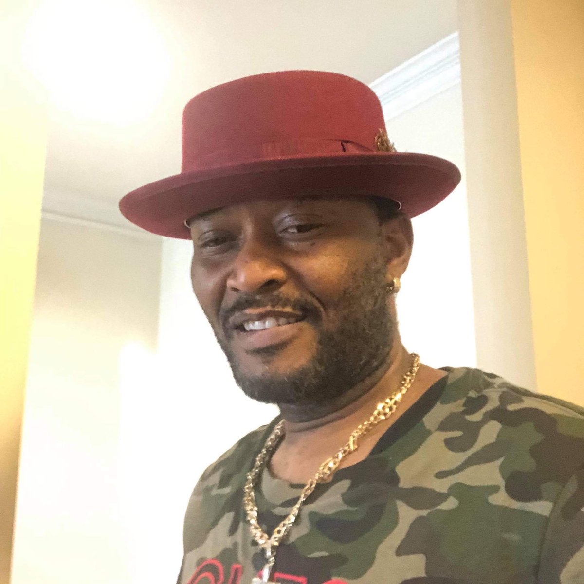 mista2good's tweet photo. I’m only smiling at life !!!!! https://t.co/wvui4Okm4U