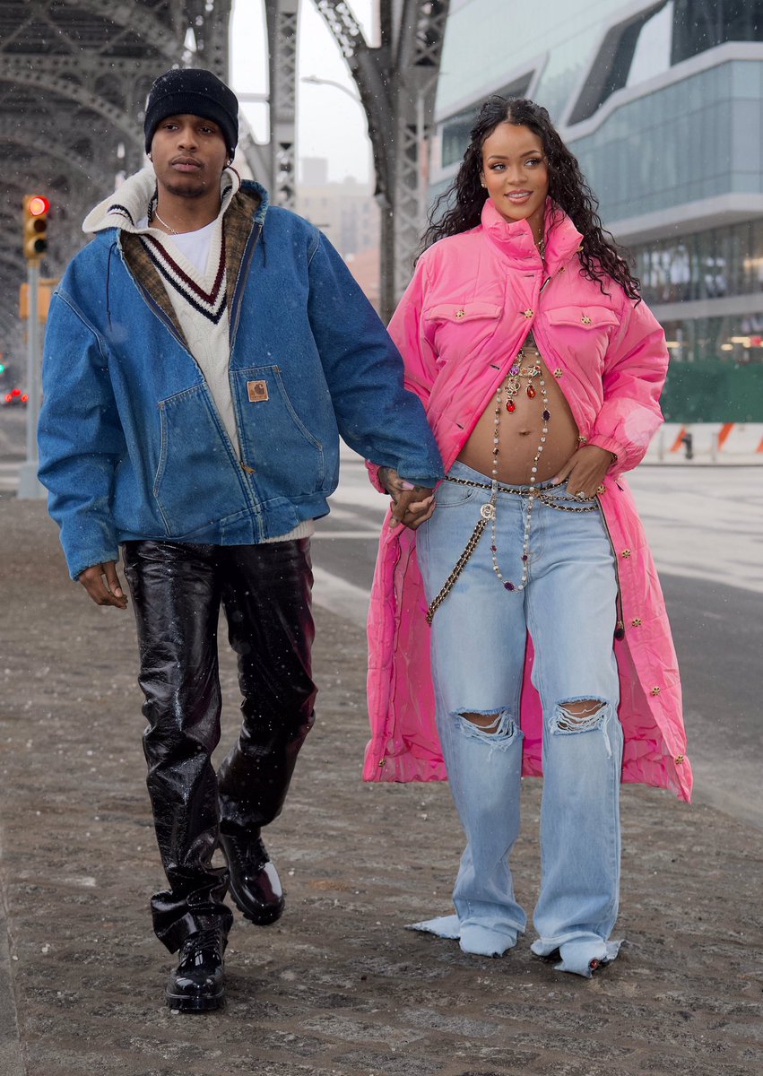 BeforeThugger's tweet photo. Rihanna has become a mother before Young Thug was freed https://t.co/JH0Jx7Kdza