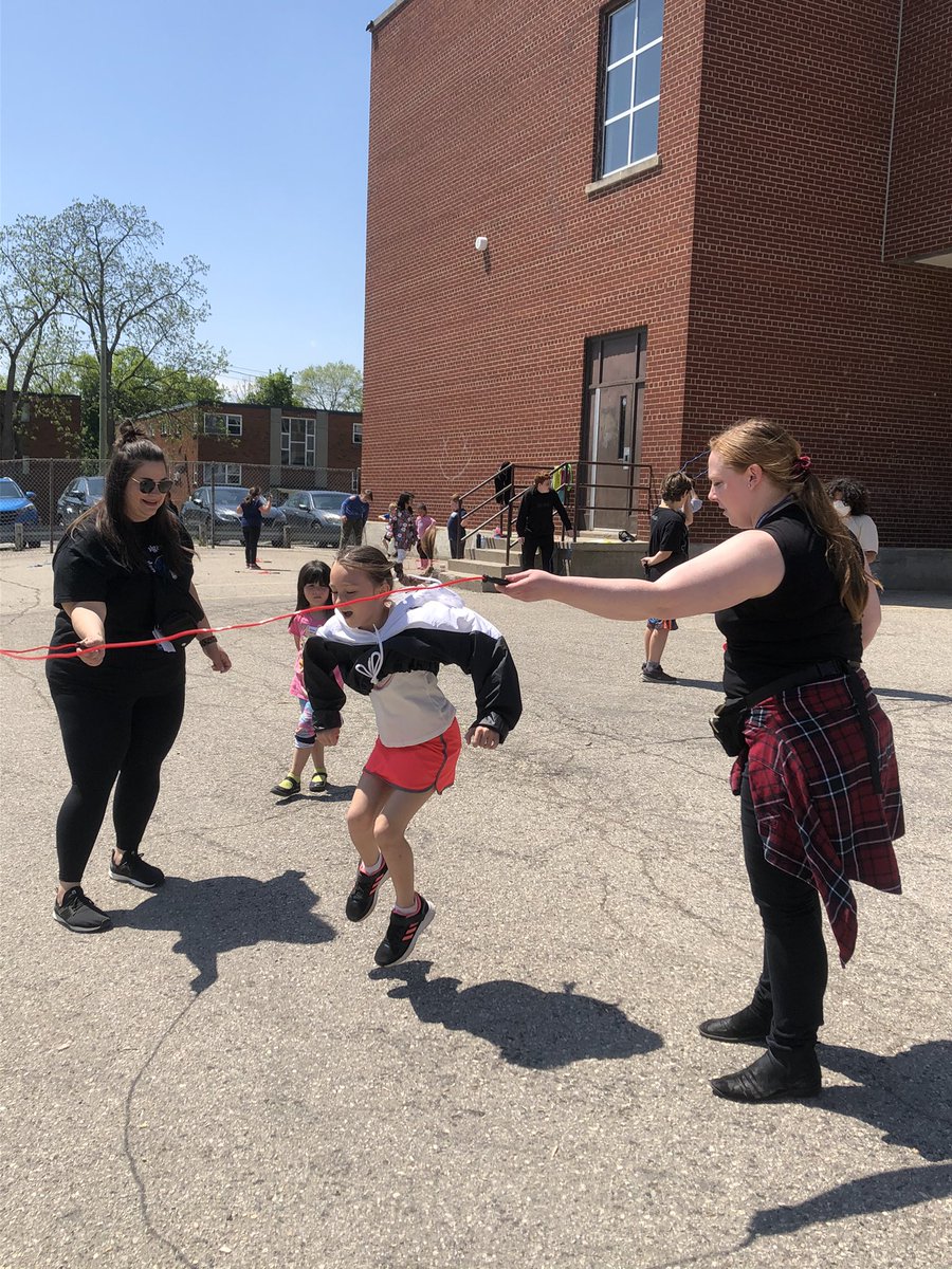 Ms_BCarter's tweet photo. Jump Rope 4 ❤️ was a huge success! So thankful for all the support from the @TrafalgarPS staff and a great opportunity for our intermediate students to show their leadership skills! https://t.co/wn6xfvMv42