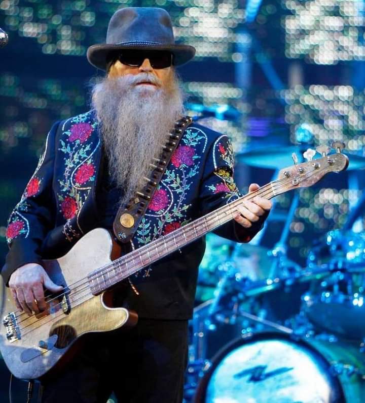 Happy Birthday!! Dusty Hill quien fuera bajista y vocalista de la legendaria banda ZZ Top. 