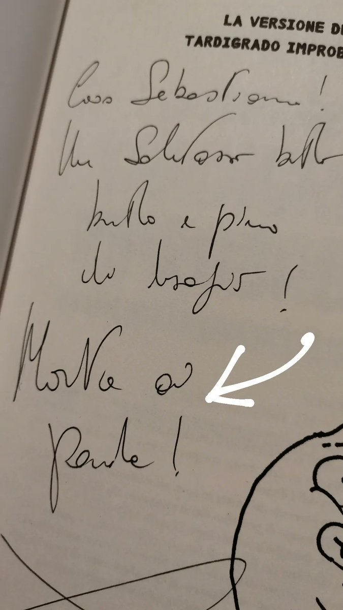makingxfire's tweet image. oggi ho incontrato @BarbascuraX e mi ha fatto una dedica sul suo nuovo libro. problema: CHE CAZZO C'È SCRITTO NELLE ULTIME DUE RIGHE?????