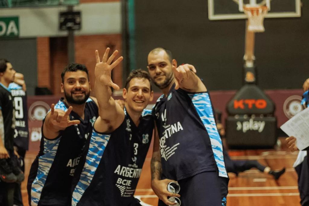 FABSargentina's tweet photo. Una semana ❤️🇦🇷🏀  

Seguimos siendo los quintos del mundo 🌍 https://t.co/TeRiwZgmCI