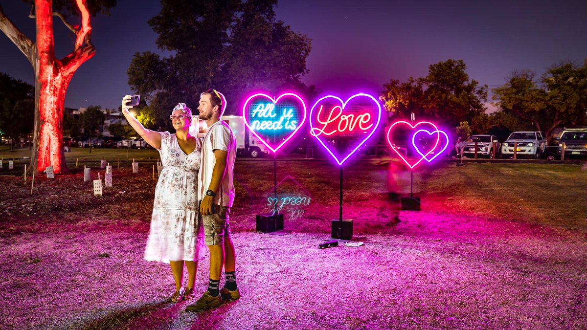UpperHunterC's tweet photo. Ready to shine? ✨

The #UpperHunter’s food outlets are legendary. Each has its own character &amp; flavour. Before you come and check out Little Night Out in Scone, why not feast like locals at one of the restaurants. https://t.co/pOPbP6iXTX