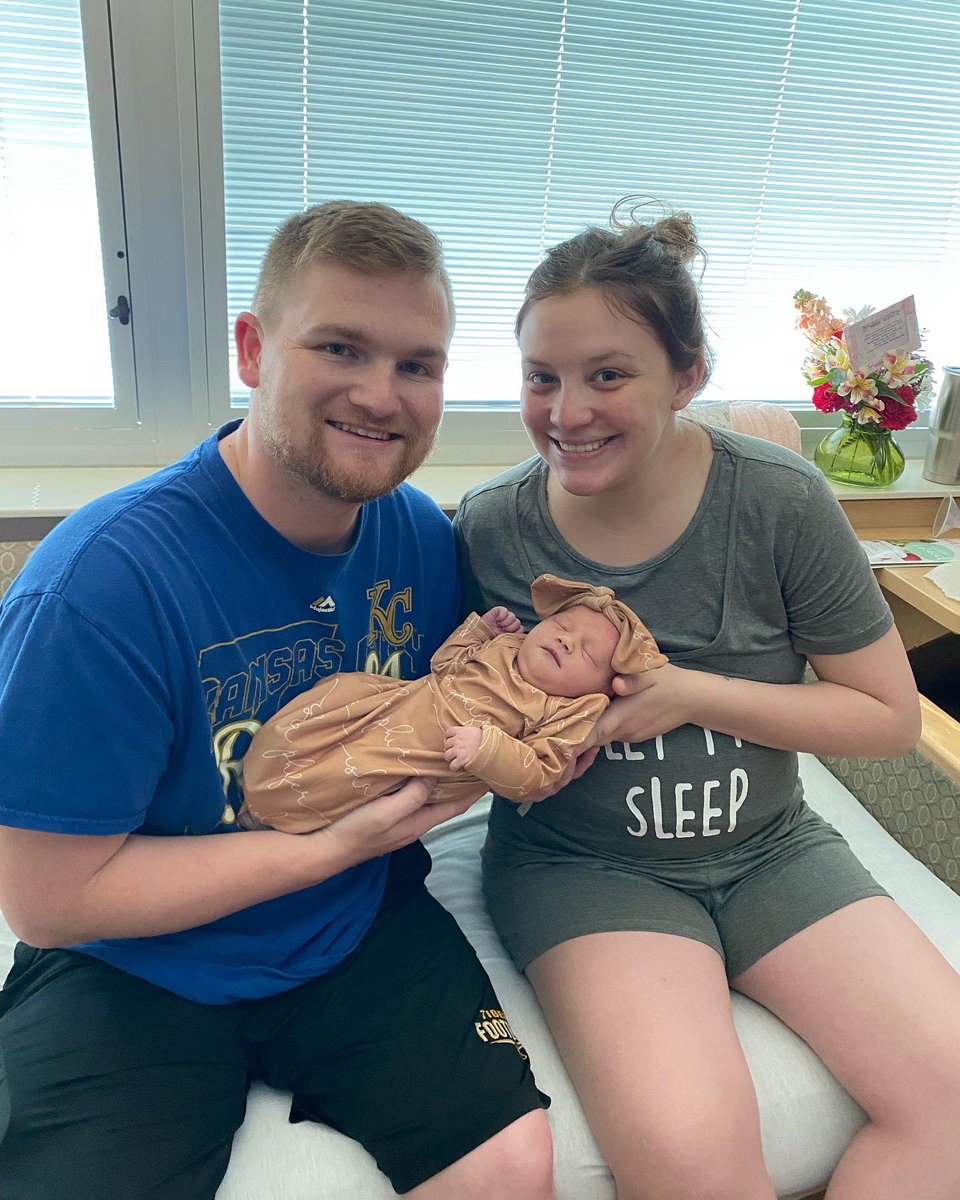 dtalltheway's tweet photo. We welcomed our sweet girl isla phifer yesterday and could not be more in love 💛💛 https://t.co/HursT9nSxB