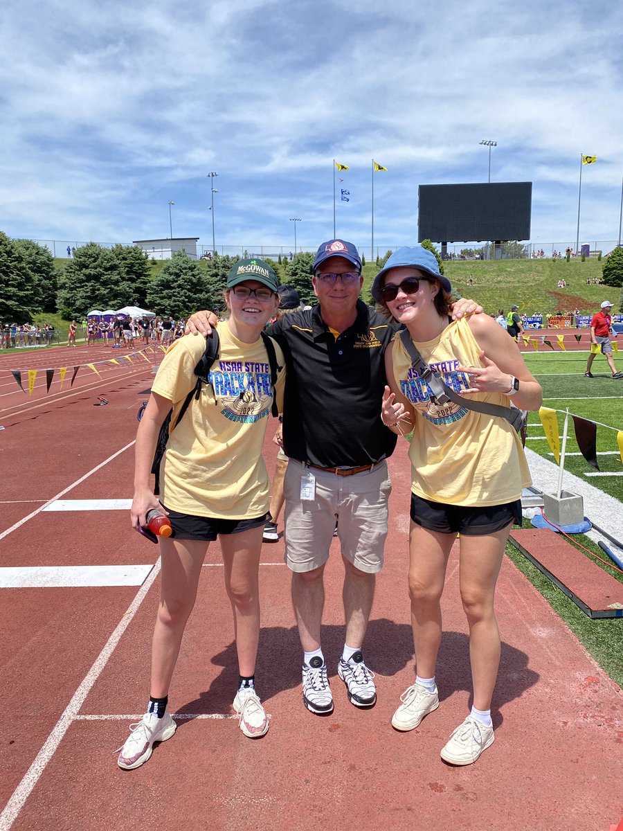 drasmussen43's tweet photo. It sure is nice to know the Haith’s during State Track Meet week. I’m fortunate to know this great Burke sports family and thankful for Emma and Reese who were tremendous help today in the hot and windy conditions 🖤💛👊🏼#BulldogPride https://t.co/ZeCDye9w7c