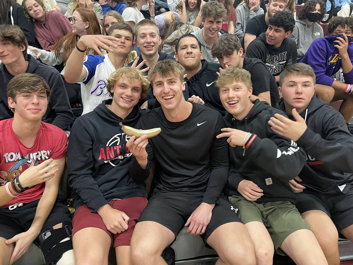 SequoitSenate's tweet photo. Highlights from today’ assembly!! Featured: Fire relay, Banana obstacle relay, Sequoit Cup winners, and Human ringtoss. What an awesome way to end the year!! #SequoitPride https://t.co/SthsbiEKvD