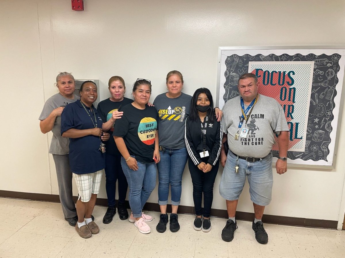 Feel good story: 9th grader Barbara Lopez wanted to do something for the custodians ALL on her own. She gave each of them a care package because she watches them pick up trash and take care of her school💞 #lovethis #beabarbaraopez <a href="/PolkSchoolsNews/">Polk County Public Schools</a>
