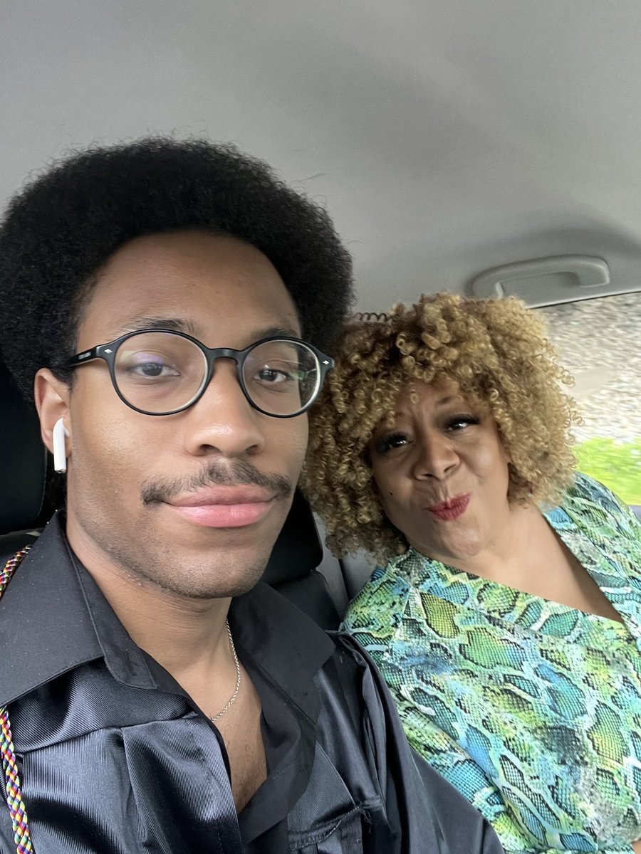 MsPattyJackson's tweet photo. It’s graduation Day! On our way to my sons Graduation #MontcoGrad #proudmommoment https://t.co/0LXYH2ZtOC